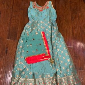 Beautiful turquoise outfit